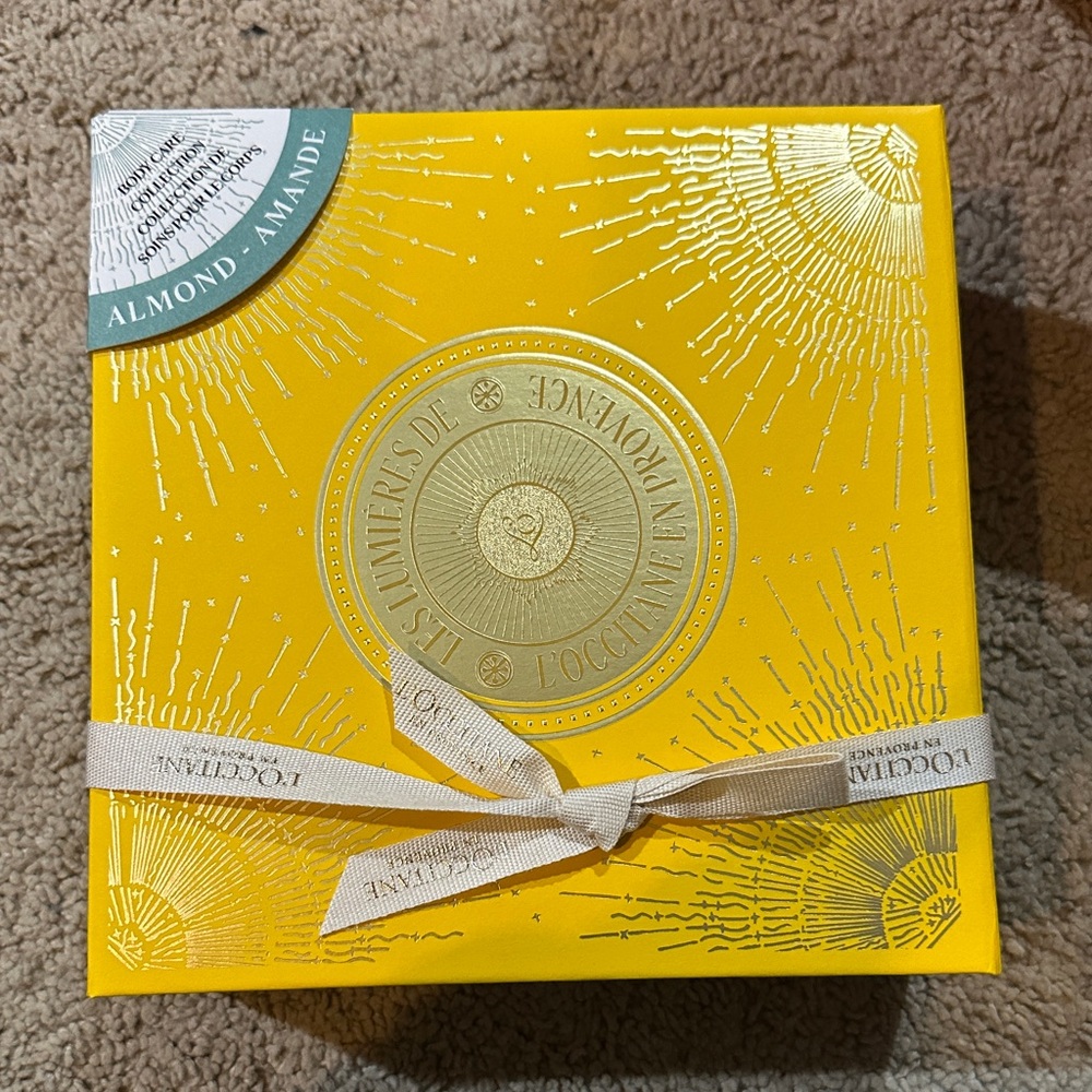 L'OCCITANE Almond Collection - Vibrant Yellow